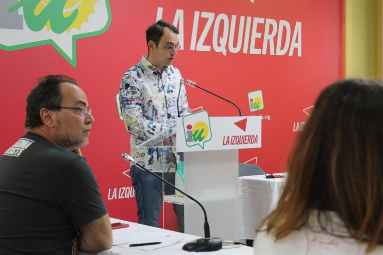 Valero (IU) señala que «la Junta no ha aprendido nada de la pandemia» y percibe a Andalucía «vulnerable» ante crisis