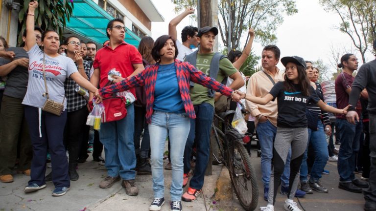 México cubre su dolor con solidaridad – CNN