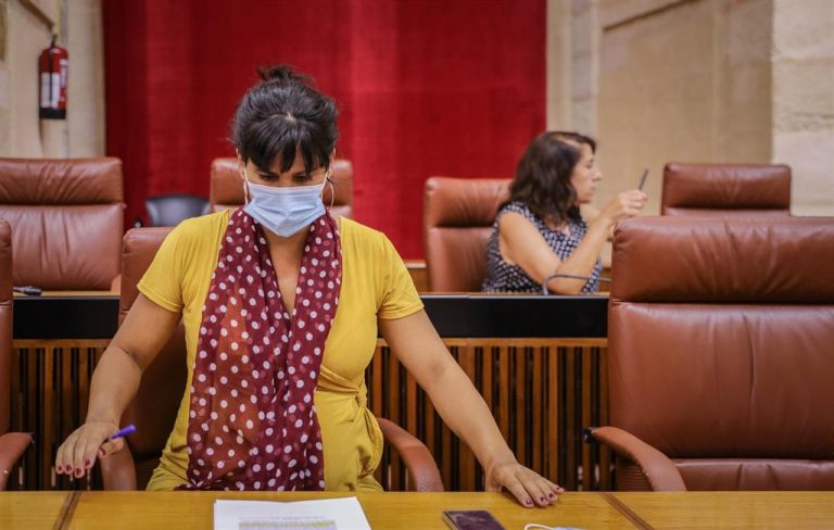 El Parlamento expulsa de Adelante a Teresa Rodríguez y otros 7 diputados por «transfuguismo» con votos de PSOE, PP y Vox