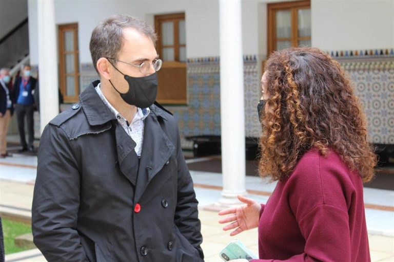 Valero critica las «contradicciones» de la Junta que aumentan las «incertidumbres» de los andaluces por la pandemia