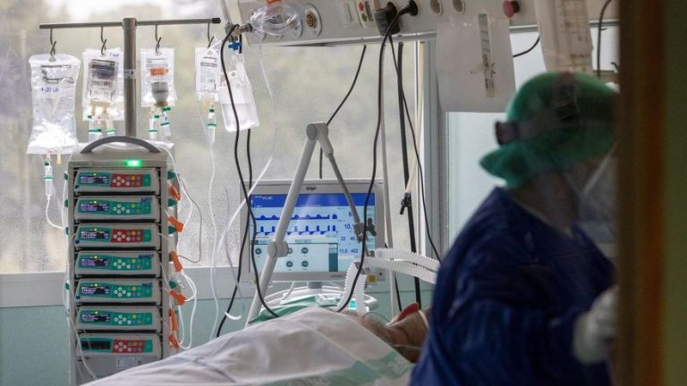 Los síntomas de la Covid persisten en el 20% de los enfermos un mes después