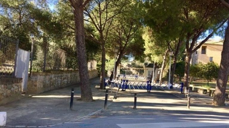 IU critica la «expulsión» de los accesos a Itálica de los vendedores de artesanía y recuerdos