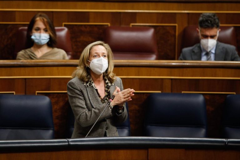 Calviño augura una recuperación «muy fuerte» en el segundo semestre por el Plan de reformas e inversiones