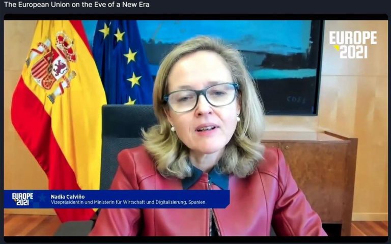 Calviño aboga por establecer un pasaporte de vacunación europeo y espera que haya campaña turística en verano