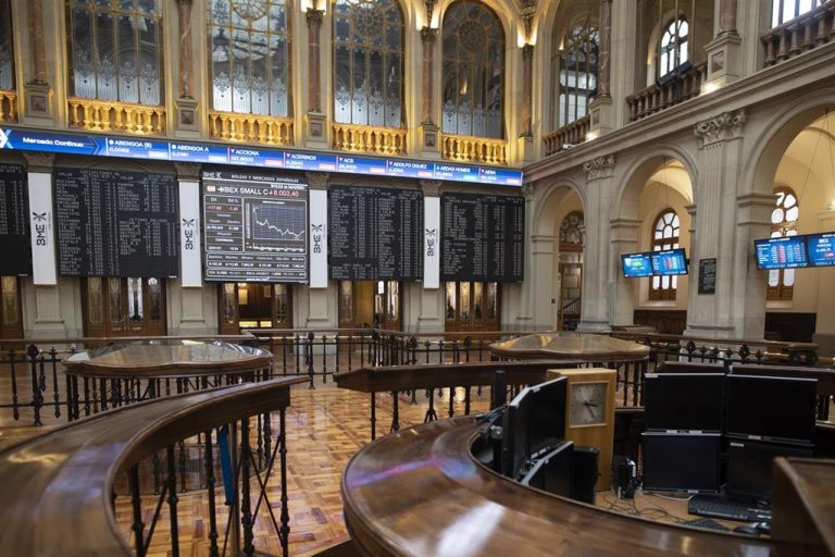 El Ibex 35 alcanza los 8.200 puntos al cierre con una subida del 1,84%