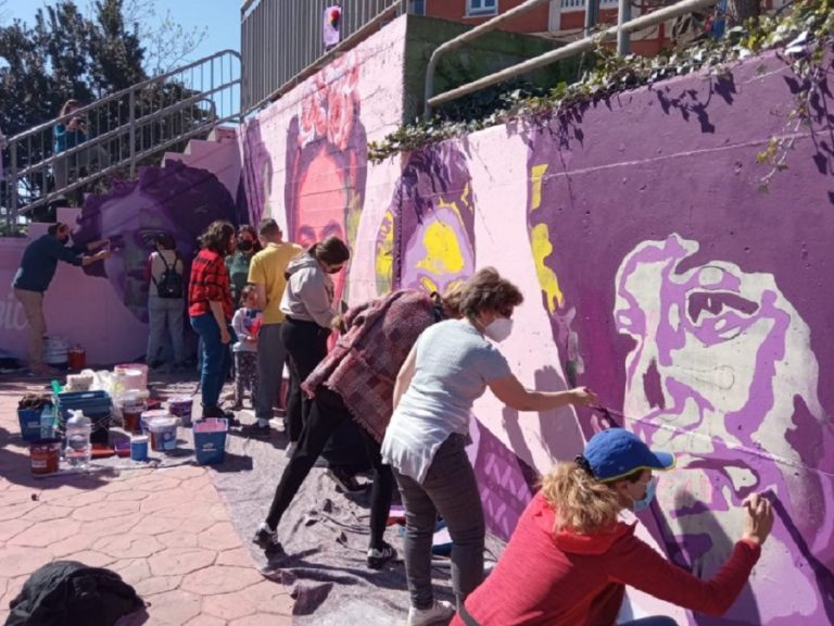 Getafe recupera su mural feminista durante una mañana de colorido, música y mucha sororidad – Poder Popular