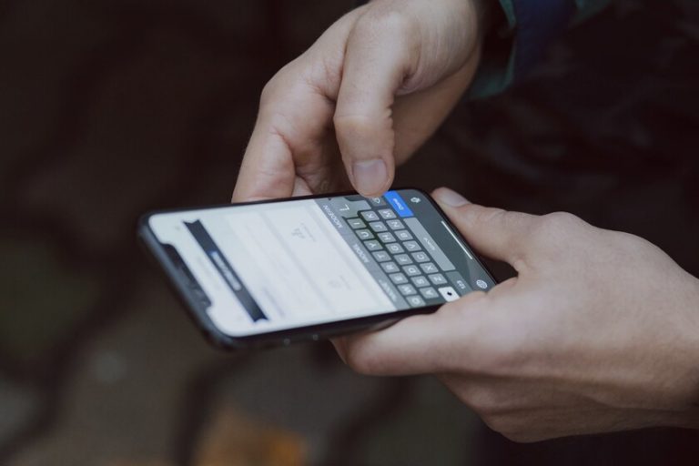 WhatsApp, Facebook e Instagram están caídos para algunos usuarios: así puedes comprobarlo [Actualizado: ya funcionan]