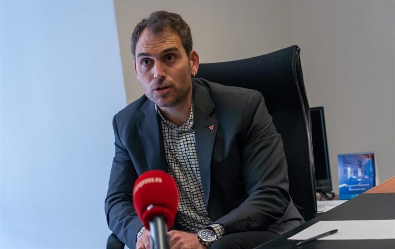 IU Andalucía prevé celebrar su Asamblea antes de agosto y Valero someterá a un «debate colectivo» cuál debe ser su tarea