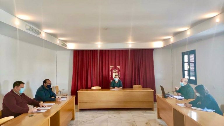 Alcaldes de IU de la Sierra de Cádiz alertan a la Junta de la «rapidez» con que se extiende el virus en la comarca