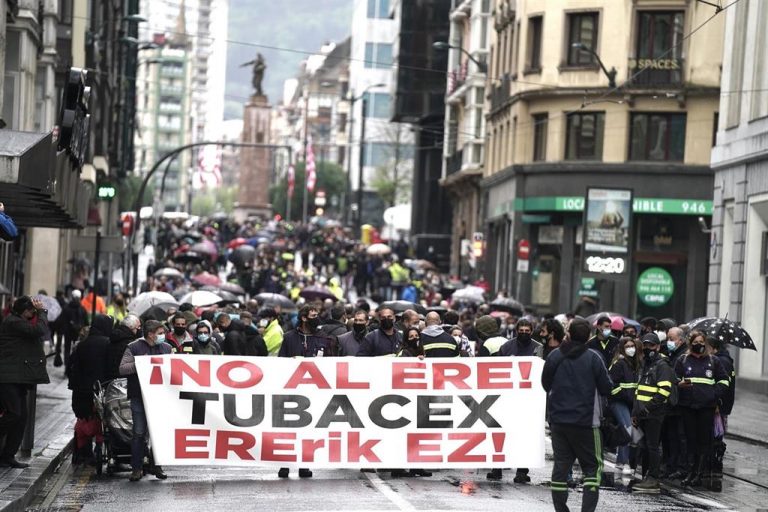 Trabajadores de Tubacex dicen que solo cesarán la «lucha cuando encima de la mesa no haya ni un solo despido»