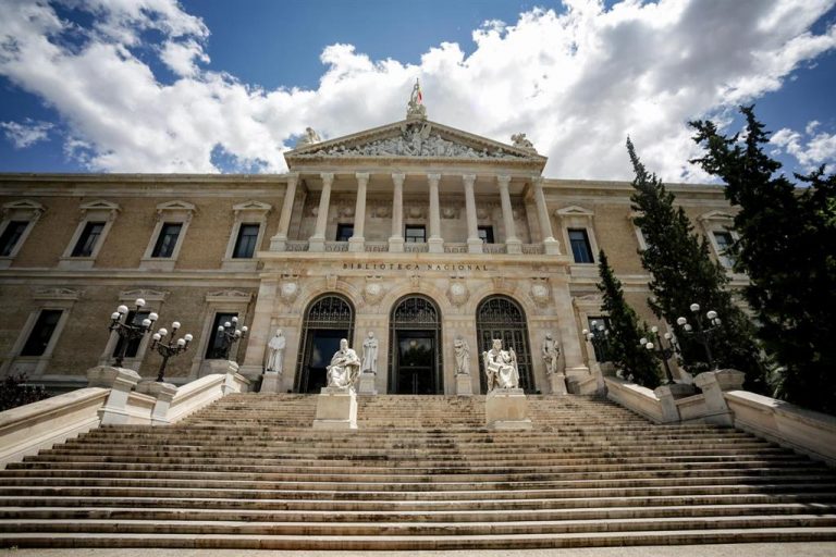 Cultura creará un grupo de trabajo para un protocolo de seguridad en la Biblioteca Nacional tras el robo del Galileo