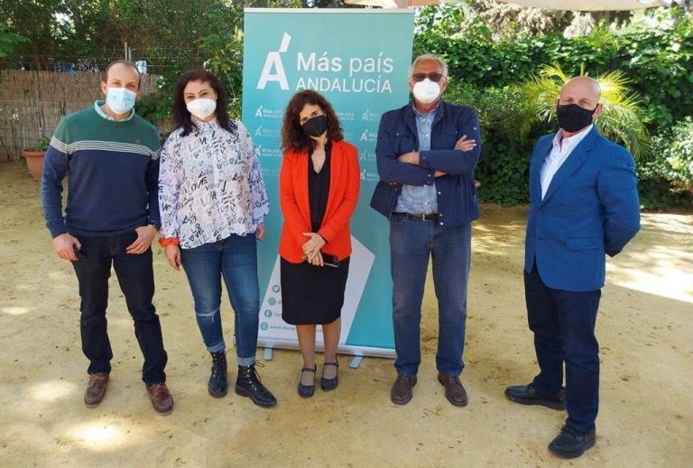 Más País presenta su proyecto en Utrera (Sevilla) con la exedil de Participación Sandra Gómez como cabeza visible