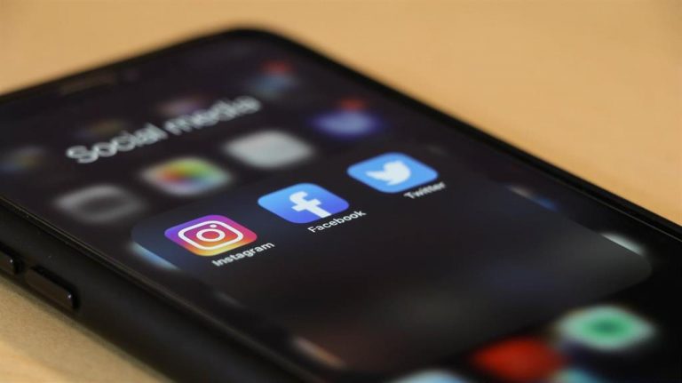 Facebook es la red social con más bulos para 2 de cada 3 españoles