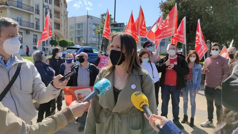 Nadia Ruiz encabeza una lista para liderar IU en Extremadura con el objetivo de recuperar la militancia