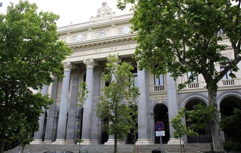 El Ibex 35 recupera los 9.100 puntos y cierra la semana con un alza del 0,9%