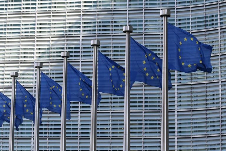 Bruselas prevé captar 80.000 millones en bonos a largo plazo este año para financiar la recuperación