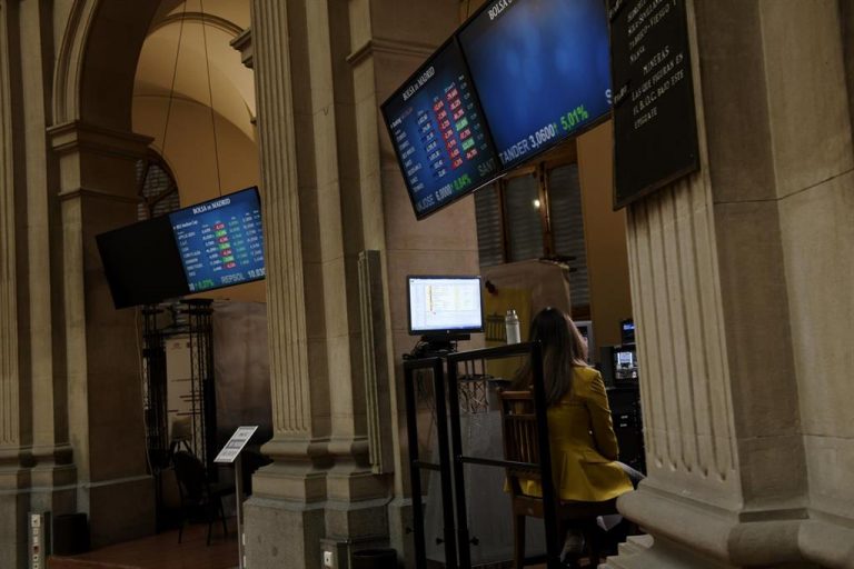 El Ibex 35 cierra en ‘rojo’ (-0,07%) y pierde los 9.200 puntos