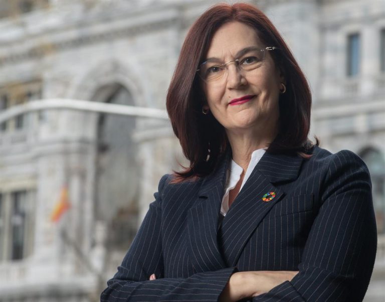 La CNMC reduce un 22% los precios recurrentes que deberán pagar las operadoras a Telefónica