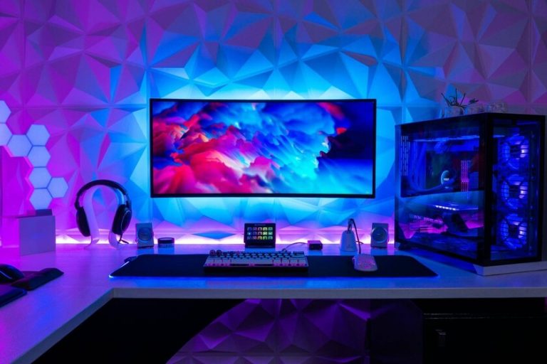 temperatura de la CPU, voltajes, o velocidad de los ventiladores