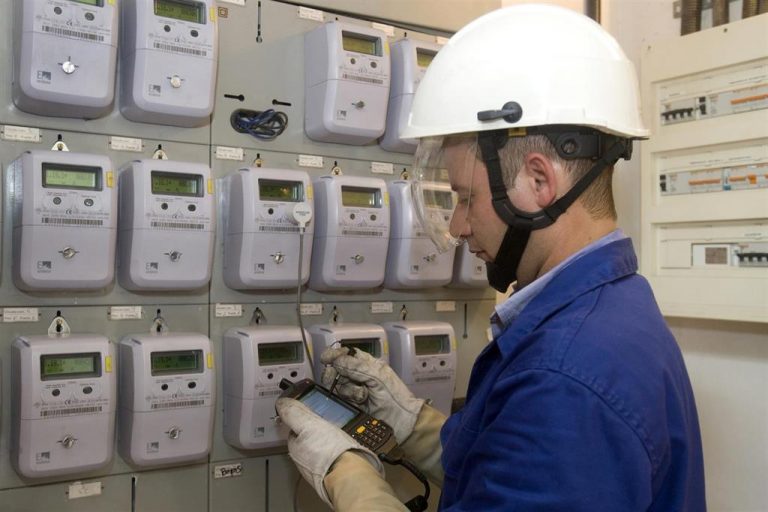 El precio de la luz batirá este domingo su récord histórico para un domingo impulsado por la ola de calor