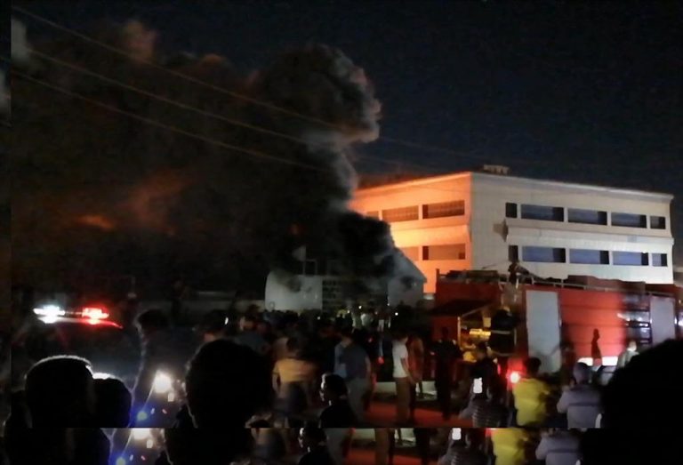 Al menos 58 muertos en un incendio en un ala de aislamiento COVID de un hospital de Irak