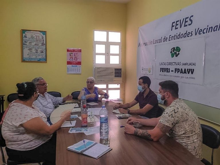 IU se reúne con la Federación Local de Entidades Vecinales para compartir las necesidades de actuación en Sevilla