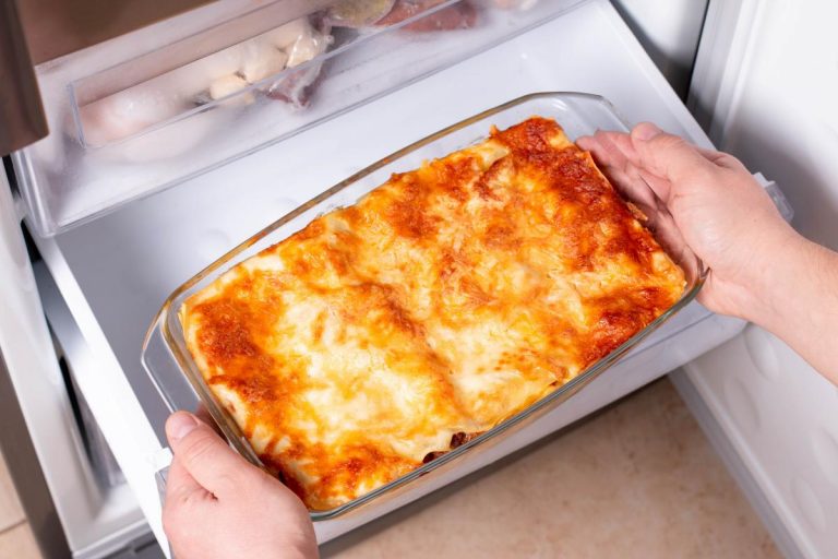 ¿Puedes guardar sobras de comida caliente en la nevera? | Life