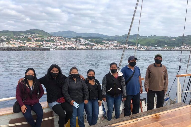 Los zapatistas llegan a Europa en barco tras 47 días de travesía por el Atlántico