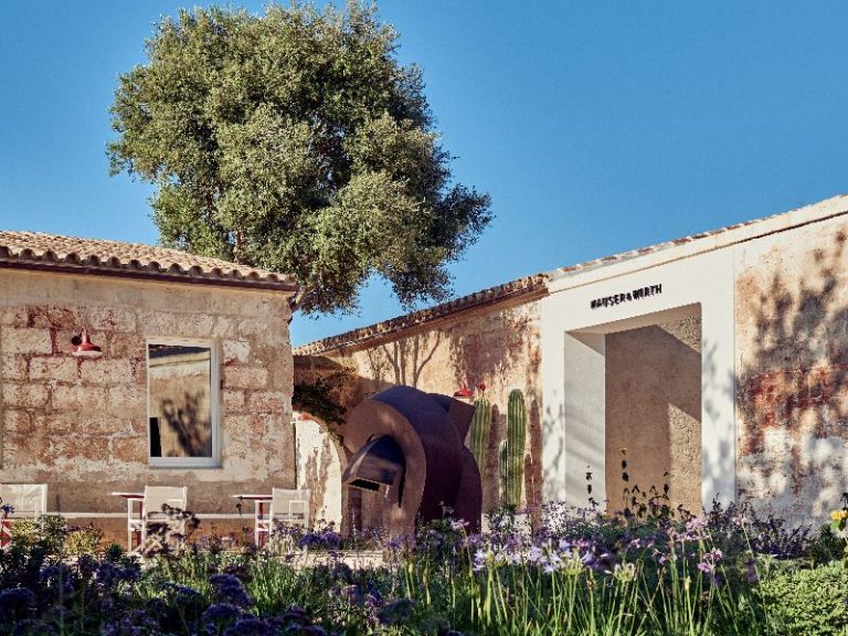 Mark Bradford inaugura Hauser & Wirth Menorca