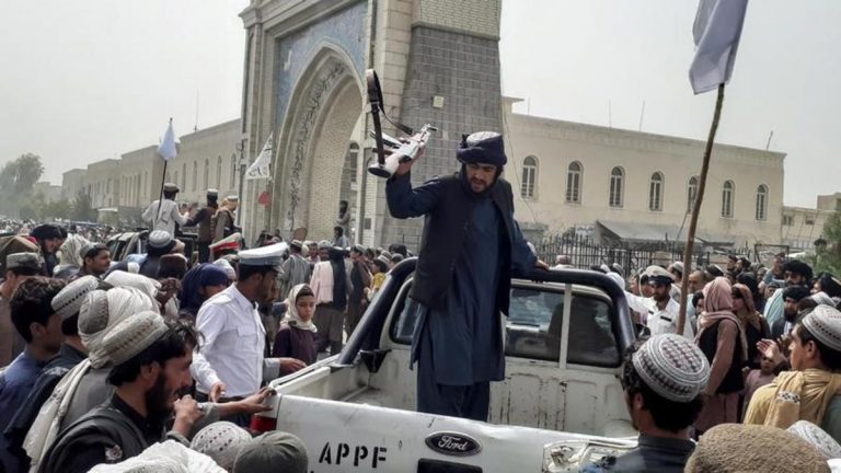 Los talibanes regresan al poder en Afganistán y proclamarán el Emirato Islámico