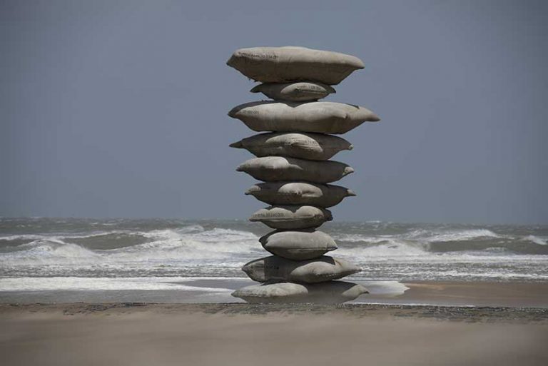 arte contemporáneo junto al mar