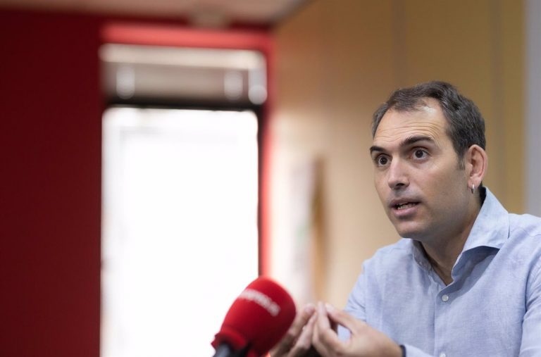 Valero urge a la Junta medidas y no seguir la «inercia» de criticar al Gobierno como si así resolviera la pandemia