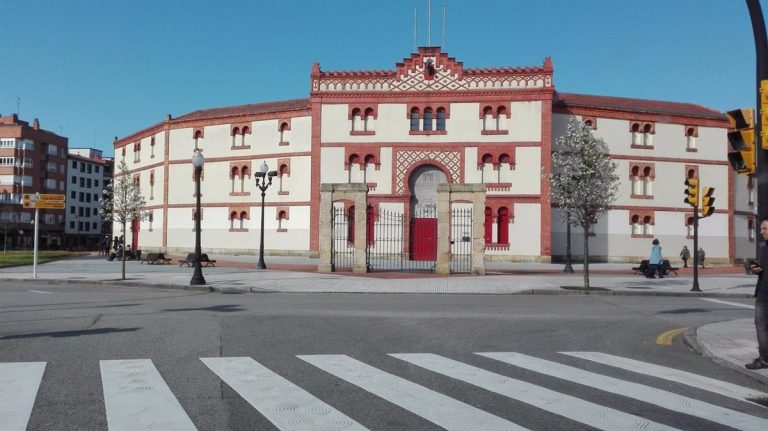 Podemos e IU exigen al Gobierno que concrete el aforo permitido para las corridas de toros en Gijón