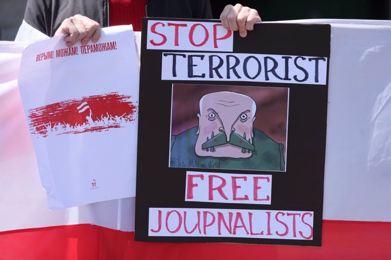 La Justicia bielorrusa prohíbe difundir el contenido de otro portal de noticias por «extremista»