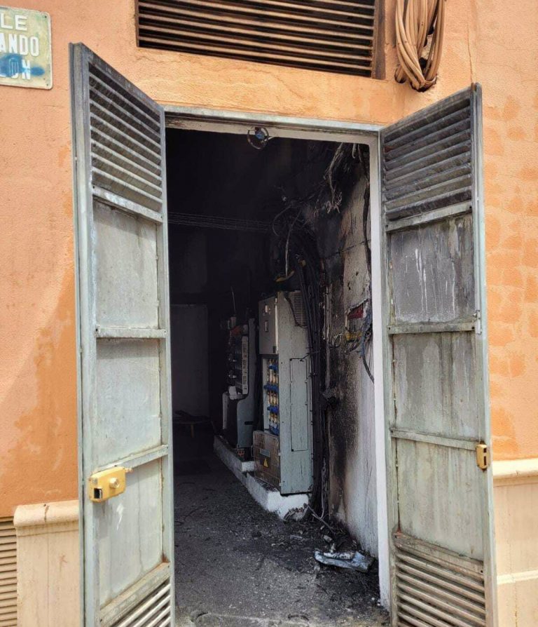 El Ayuntamiento de Los Palacios (Sevilla) avisa de un apagón de «20 horas» para 300 viviendas en plena ola de calor