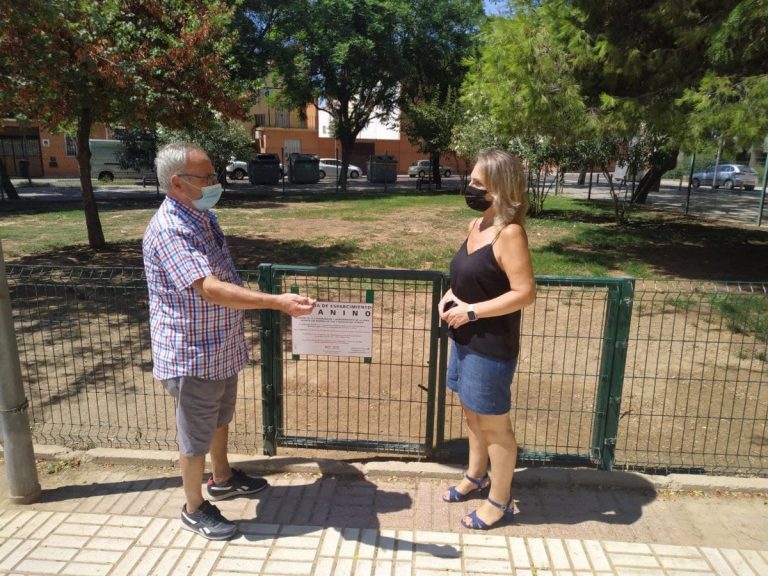 IU Sevilla reclama mejoras en el parque de la plaza del Arcoíris de San Jerónimo