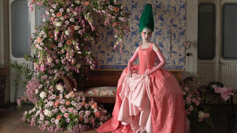 Vuelve la moda transgresora de Petra von Kant: el asturiano Ricardo Villoria conquista Madrid