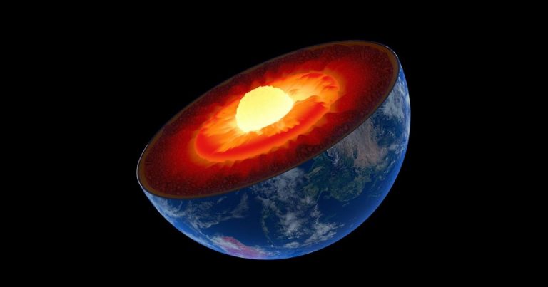 El núcleo de la Tierra está creciendo más de una parte que de otra