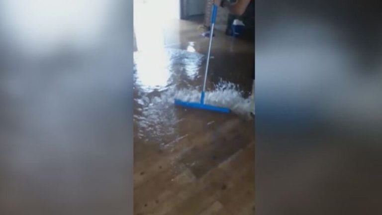 Alosno se inunda tras una fuerte tromba de agua de una hora- NIUS
