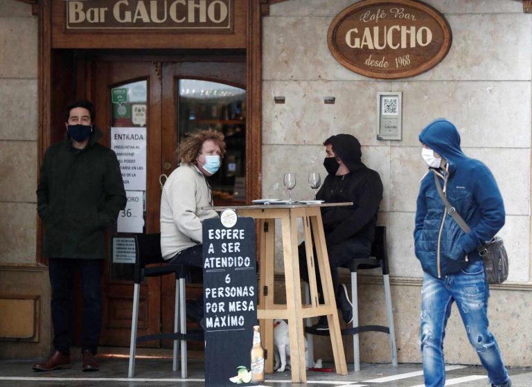 los bares del Casco Viejo de Pamplona cierran la persiana