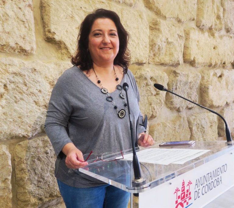El PSOE critica que el alcalde de Córdoba gasta 2,3 millones en cargos directivos y de confianza