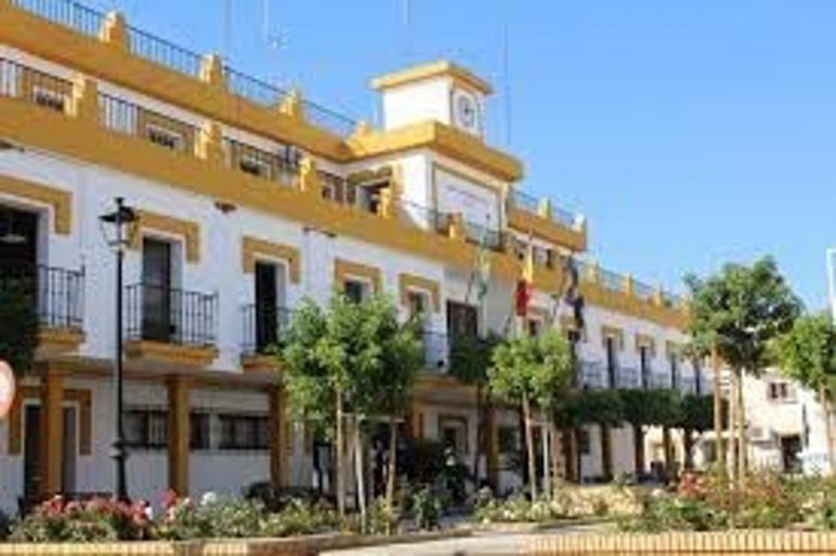 IU y Podemos el «despilfarro» con los sueldos en Ayuntamiento de Aljaraque