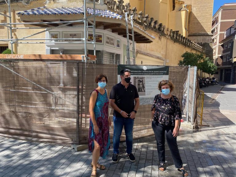 IU critica que las obras del quiosco del Bulevar de Córdoba «acumulan un retraso» de seis meses