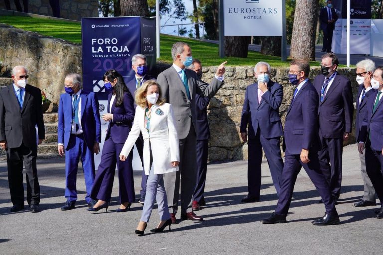 Calviño ve en los fondos europeos una oportunidad «extraordinaria e histórica» para el futuro España