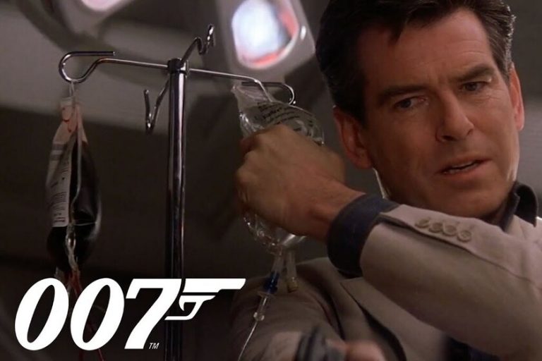 Estos investigadores se han visto todas las películas de James Bond para ver cómo de expuesto a agentes infecciosos está un 007 y el resultado es un despropósito