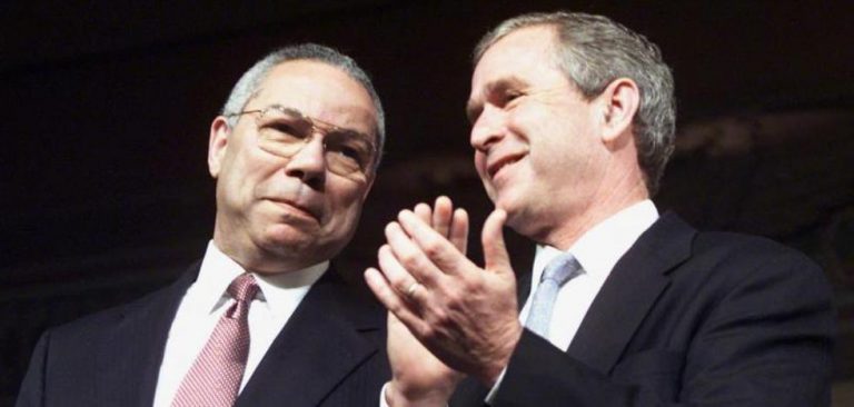 EE UU perdona a Colin Powell las mentiras de Irak