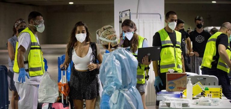 El 68% de los contagiados en la quinta ola tenía menos de 40 años