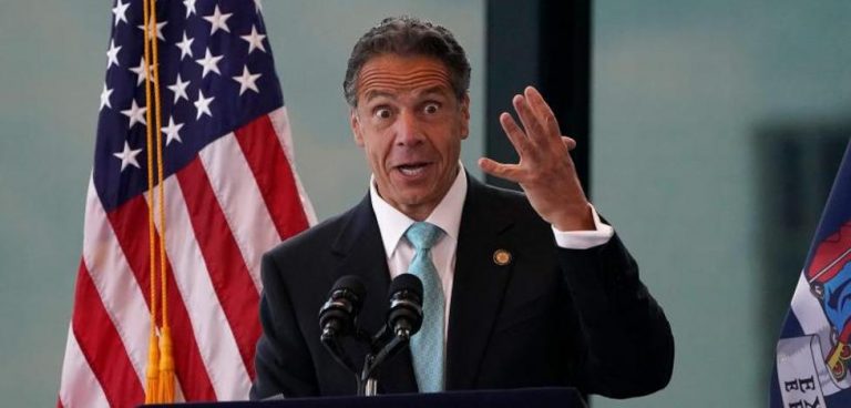 El exgobernador Andrew Cuomo se enfrenta a la justicia por acoso sexual