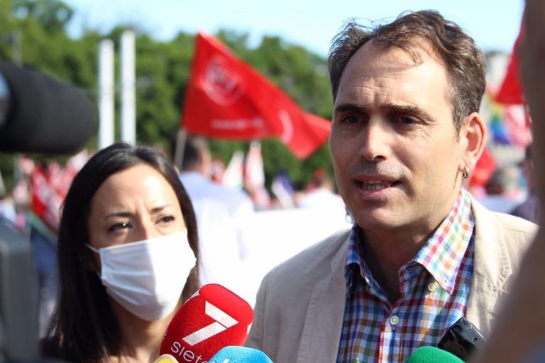 Valero pregunta a Moreno «qué quiere hacer con los fondos europeos» y subraya política fiscal «va en línea equivocada»