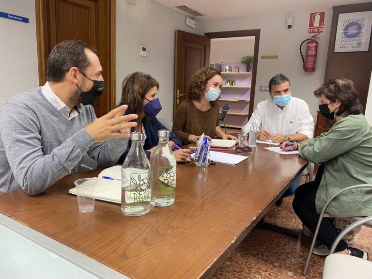 Unidas Podemos solicita a la Junta que se les reconozca el Grado Medio a los técnicos del SAS